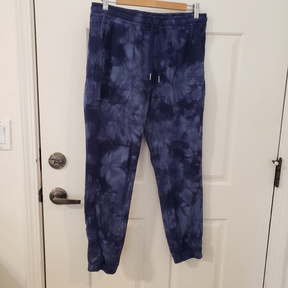Athleta size Medium Tie-dye - Picture 1 of 8